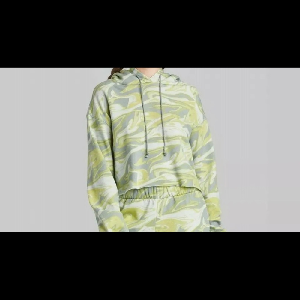 Woman’s cropped Hoodie size XXL